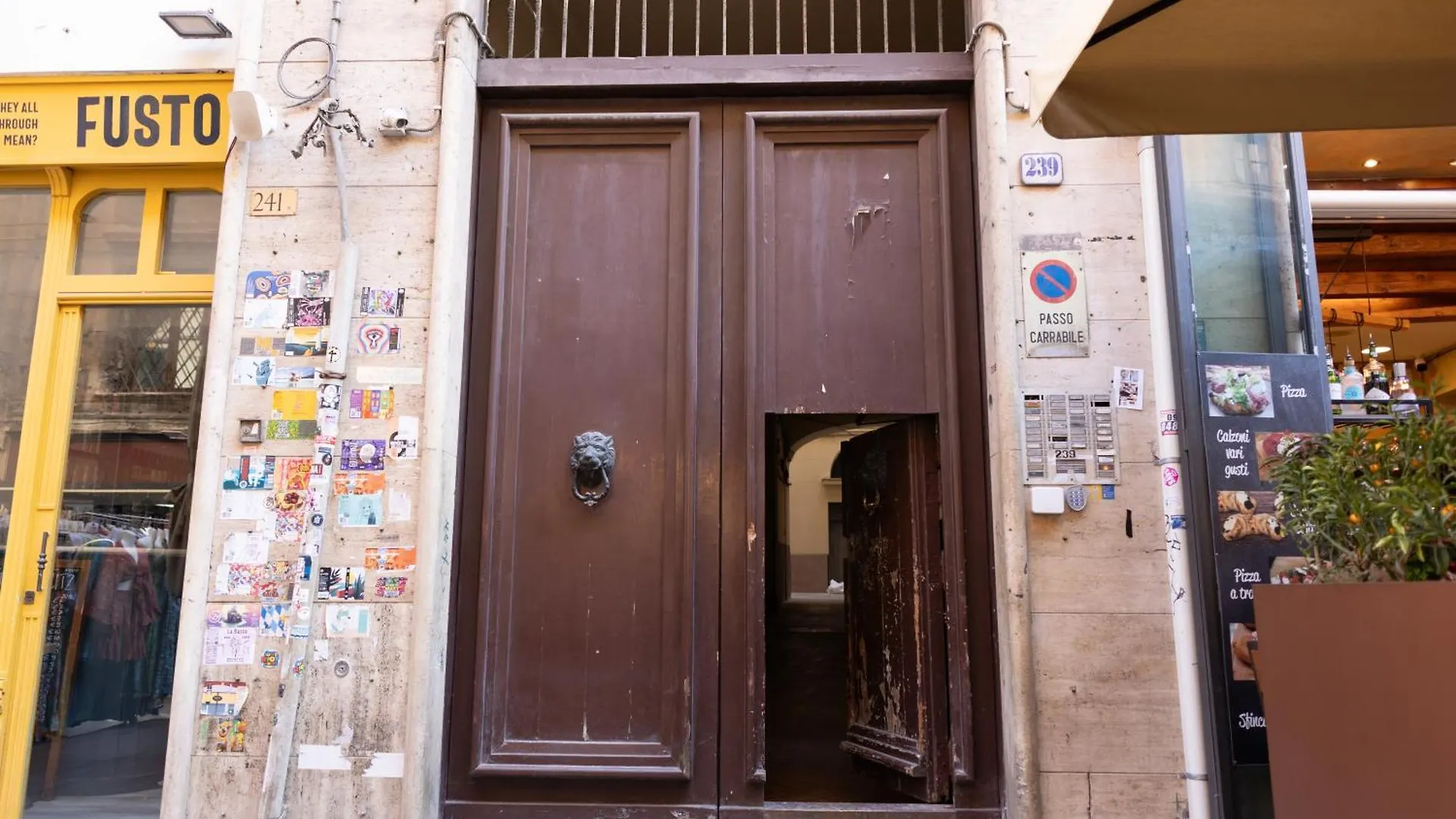 Quattro Canti Deluxe Palermo 0*,  Italia